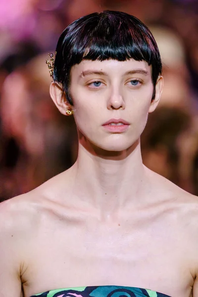 Look 70